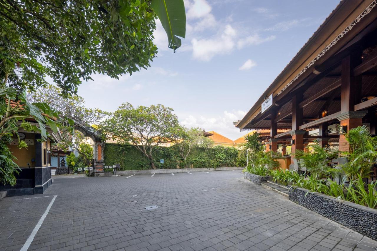 Adi Dharma Hotel Kuta Кута Экстерьер фото